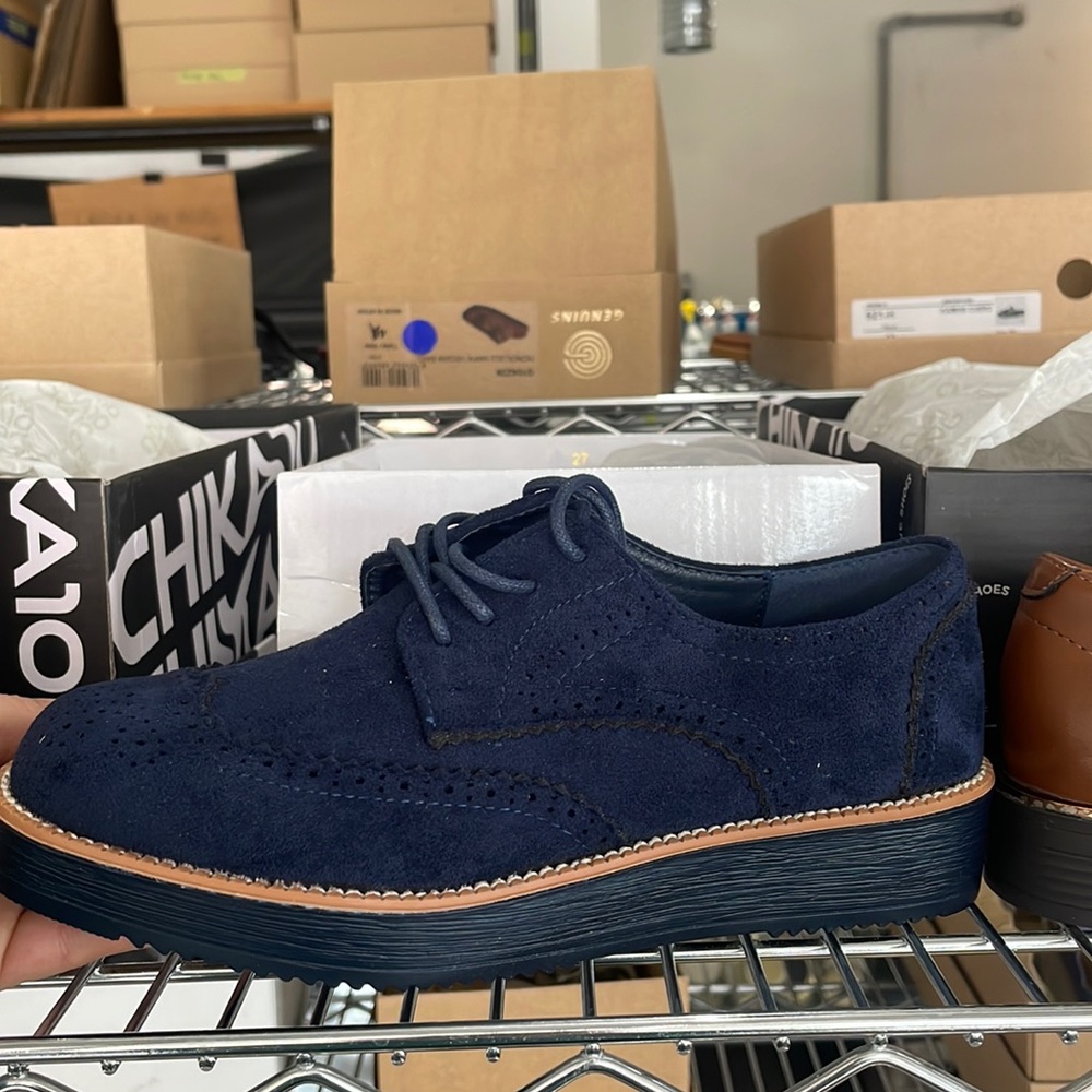 Taille européenne 36 / couleur bleu nuit et taille 39